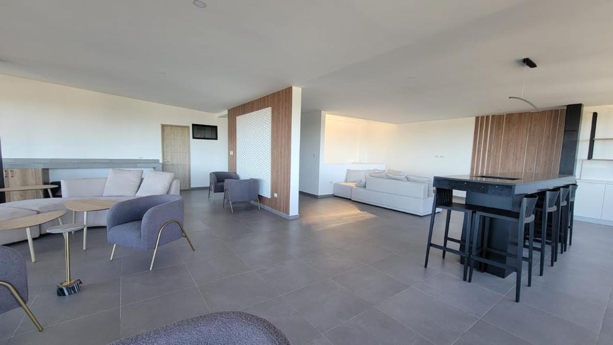 New Apartment-3 Rooms-2 Baths W Rooftop View