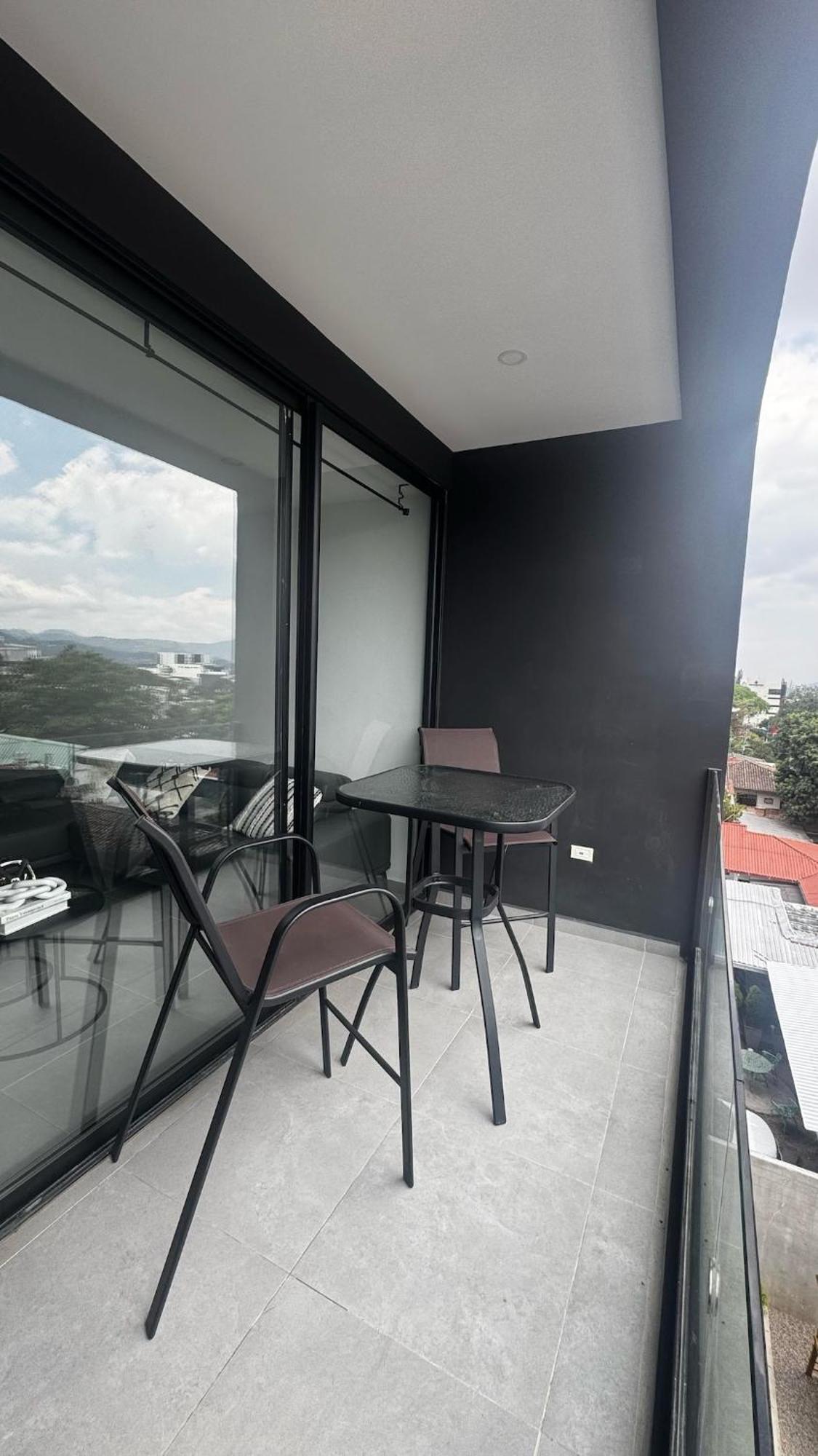 Apartment New Apartment-3 Rooms-2 Baths W Rooftop View *