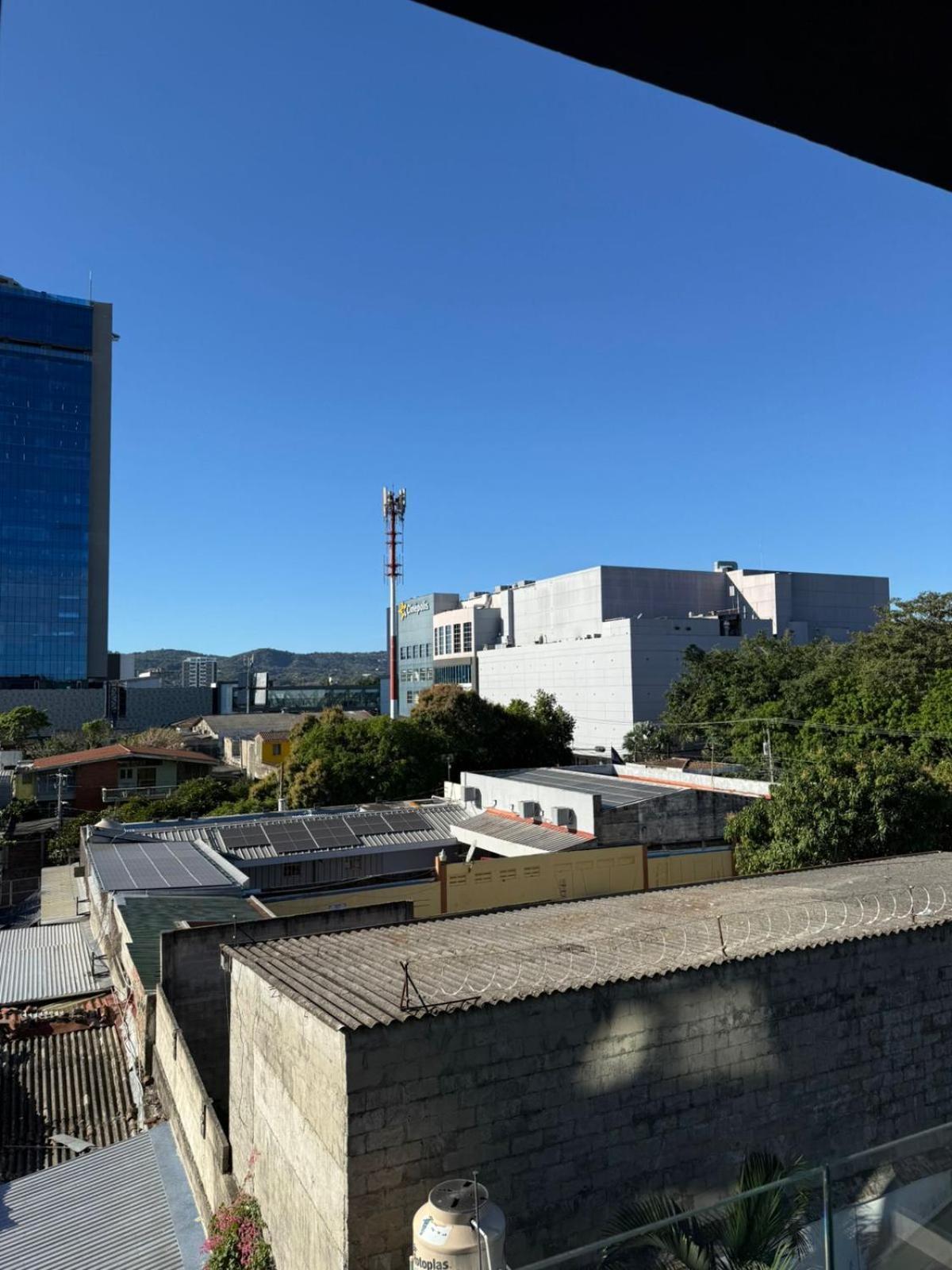 New Apartment-3 Rooms-2 Baths W Rooftop View Apartment *
